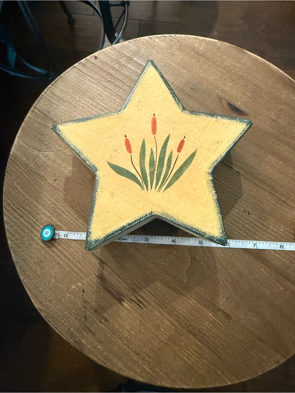 Handpainted, star-shaped paper-mâché/heavy cardstock decorative box - Vintage
